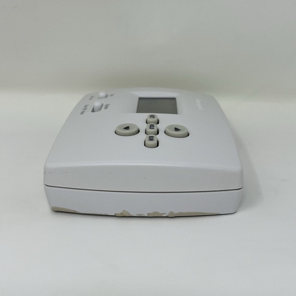 Honeywell PRO 4000 TH4110D1007 Programmable Thermostat Tested Used - Picture 5 of 10